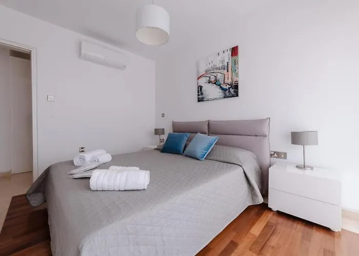 Coral Residences Péjia